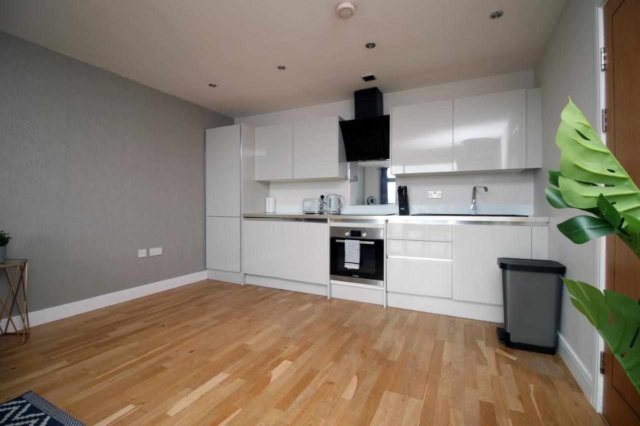 The View - Long Stay Offer - Modern Central Apartment And Parking By Cto Serviced Apartments Cardiff Zewnętrze zdjęcie